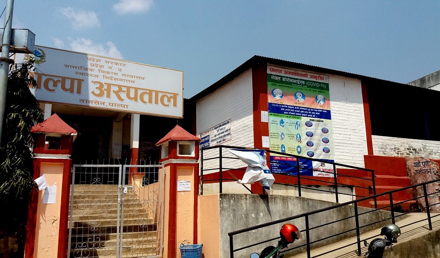 स्वास्थ्यकर्मीमा सक्रंमण देखिएपछि ईमरजेन्सी बाहेका स्वास्थ्य सेवा बन्द !