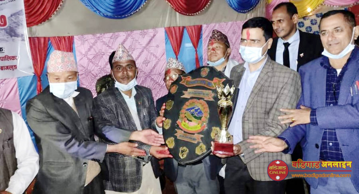 राष्ट्रपति रनिङ्ग शिल्ड: बडिगाडमा तेस्रो पटककाे विजेता पनि त्रिभुवन