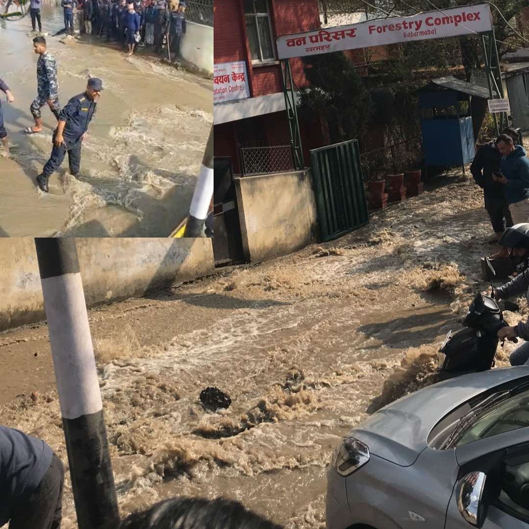 बबरमहलमा ढल फुट्यो, सडक जलमग्न